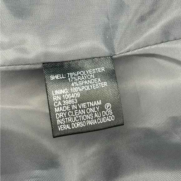 Tahari Arthur S. Levine Gray Pinstripe Blazer Size 10 Structured Shoulder Pads - Picture 8 of 11